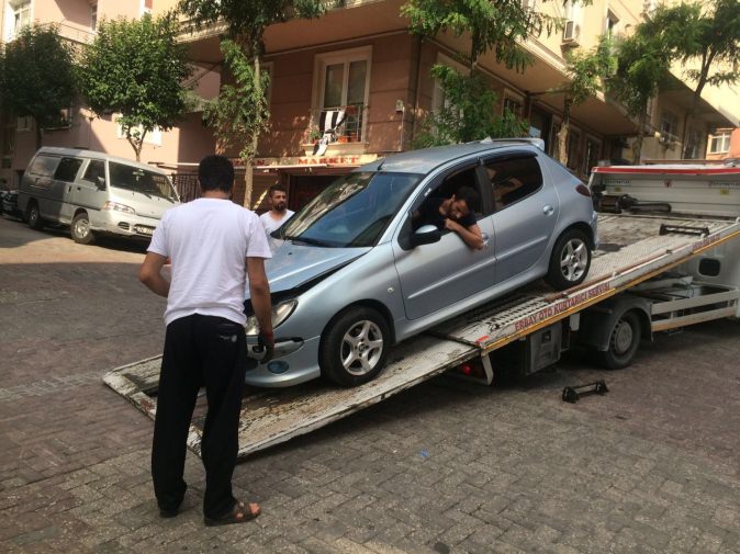 Güneşli oto kurtarıcı